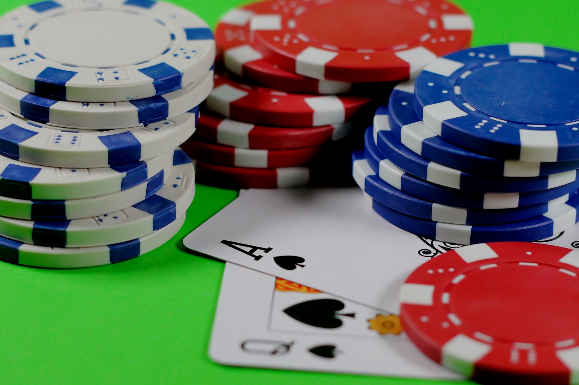 Jogos de Cartas em Cassinos: Blackjack, Bacará e Pôquer Explicados - 3